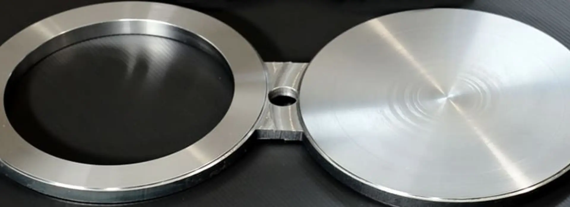 Spectacle Blind Flanges manufacturers in india